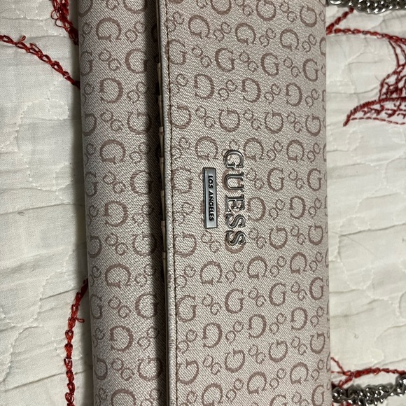 Guess Wallet - Picture 2 of 16
